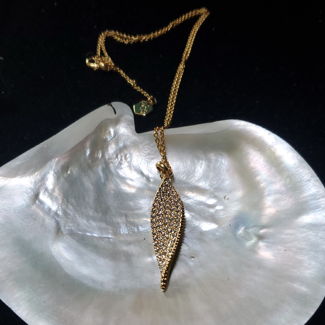 Touchstone Crystal Gold Leaf Necklace 15$